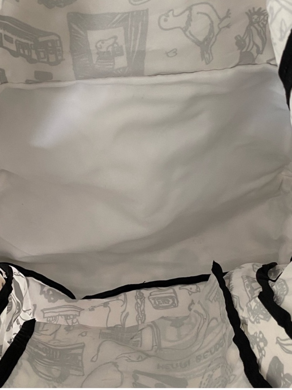 henri bendel Black & White Graphic Canvas Backpack NYC Jettsetter - Picture 4 of 5
